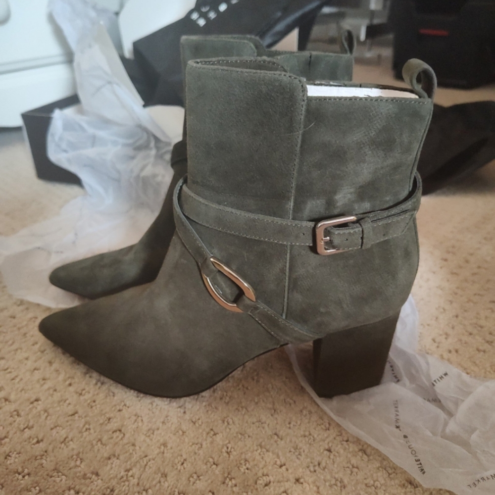 Devon side buckle bootie size 9.5